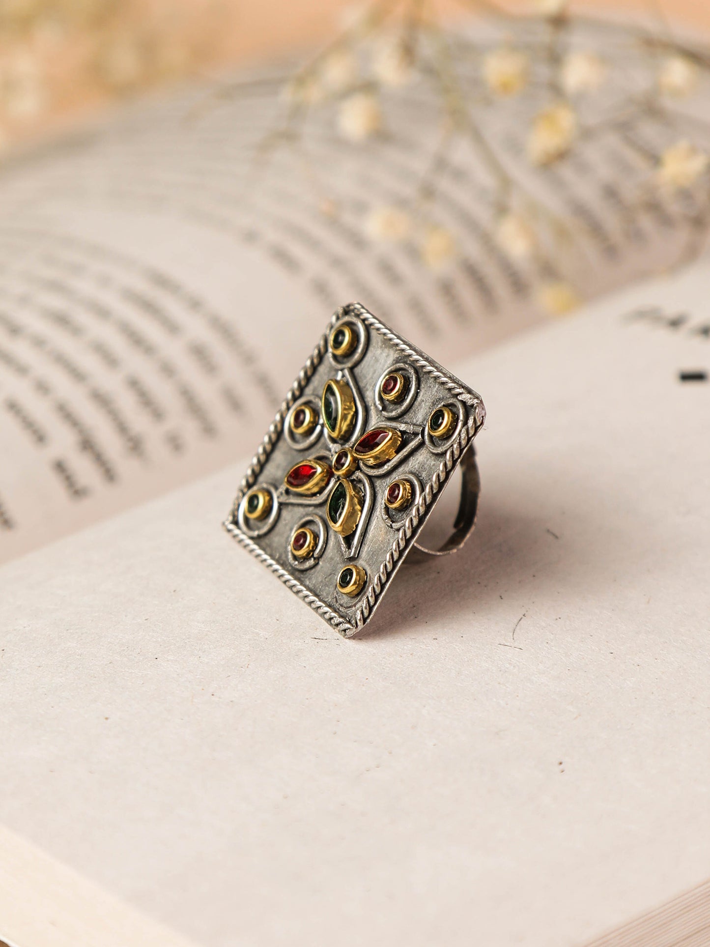 The Ornate Cubik Ring