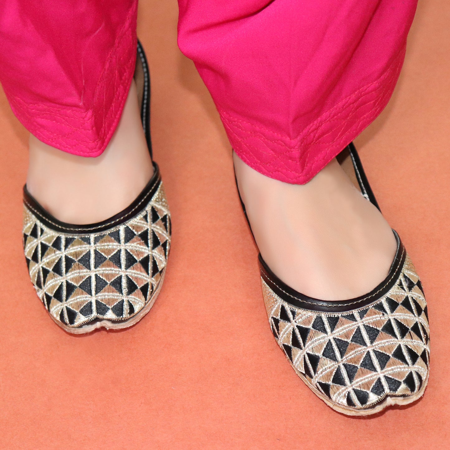 Foot Wear,Fabulous For Feet Black Jutti - Cippele Multi Store