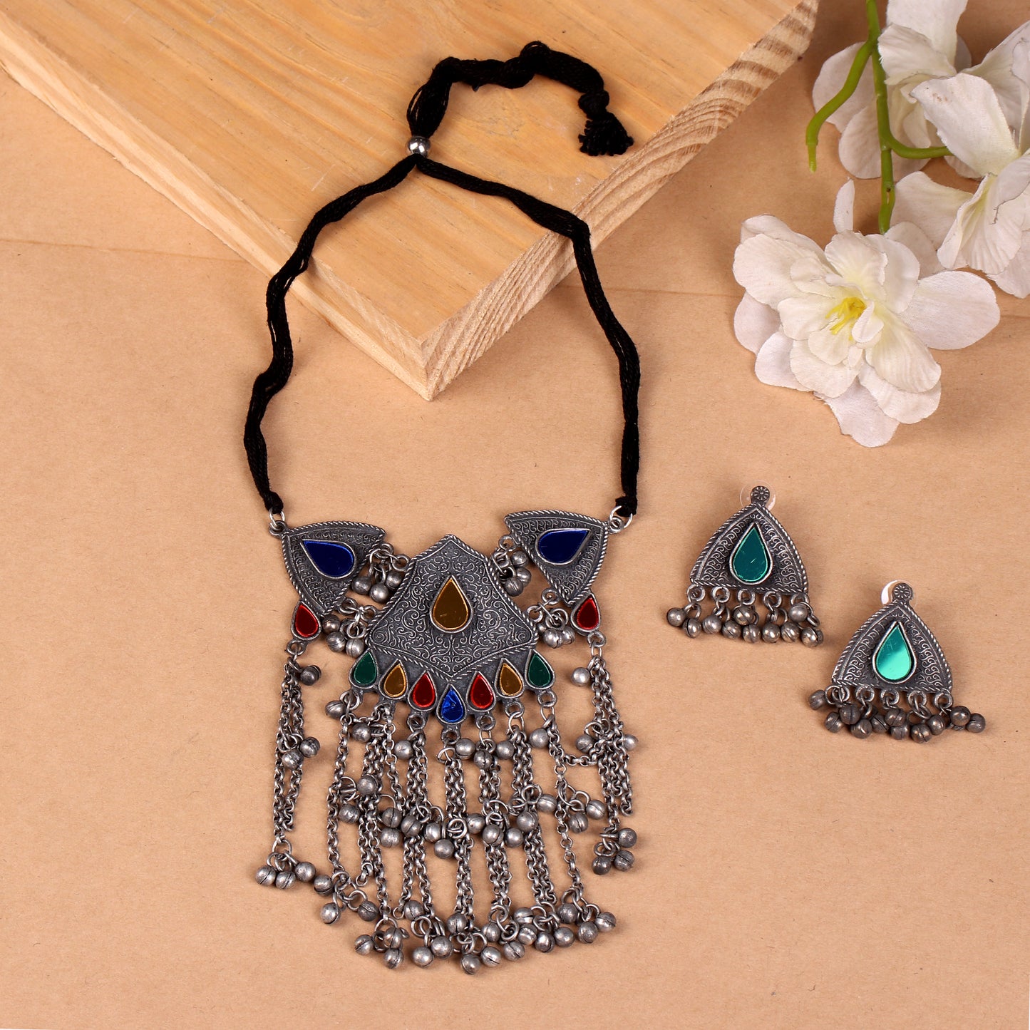 The Magnifique Choker Set