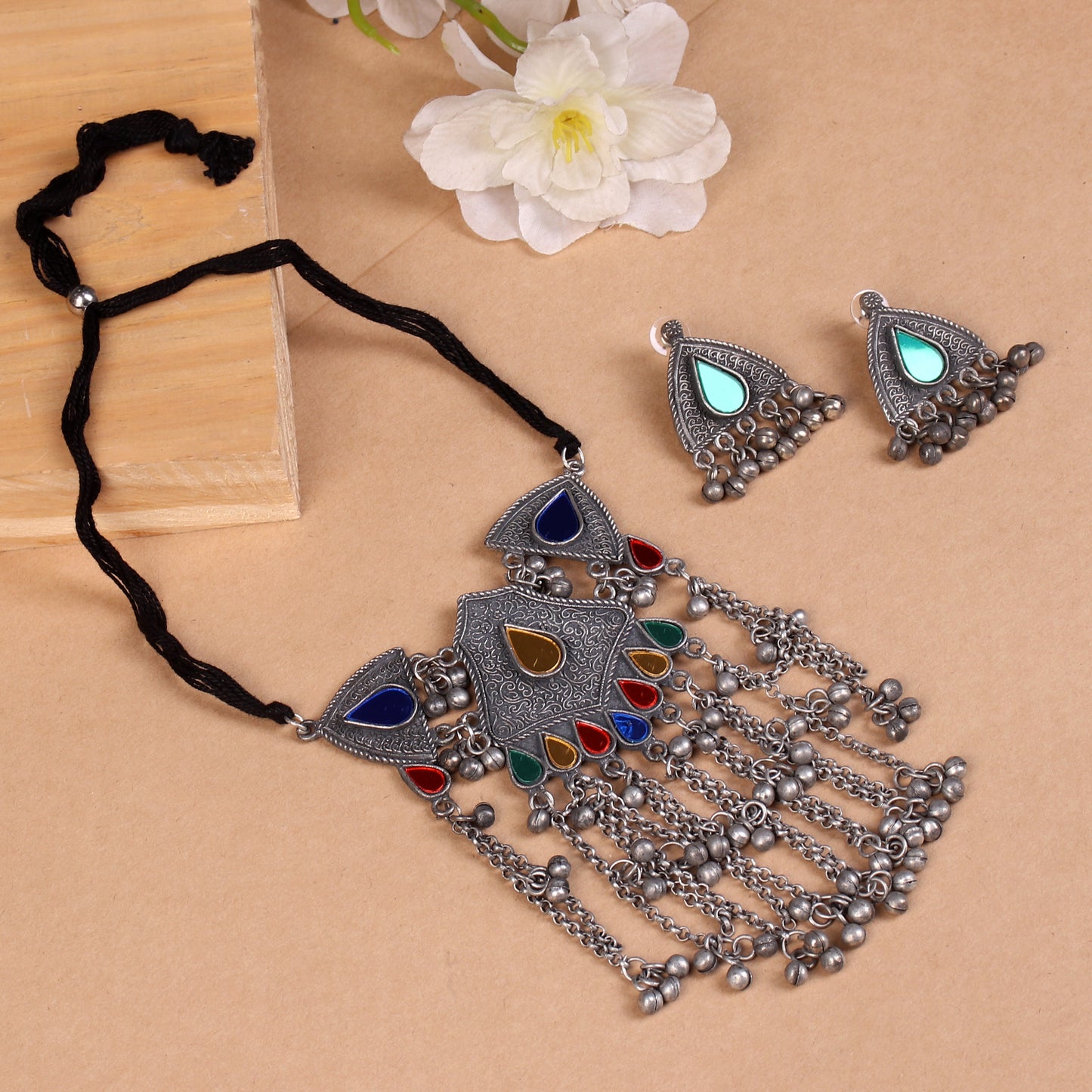 The Magnifique Choker Set
