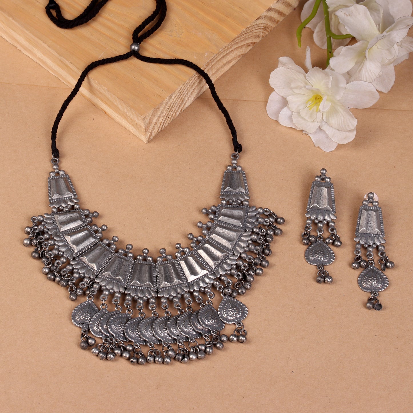The Polished Cleavers Necklace Set