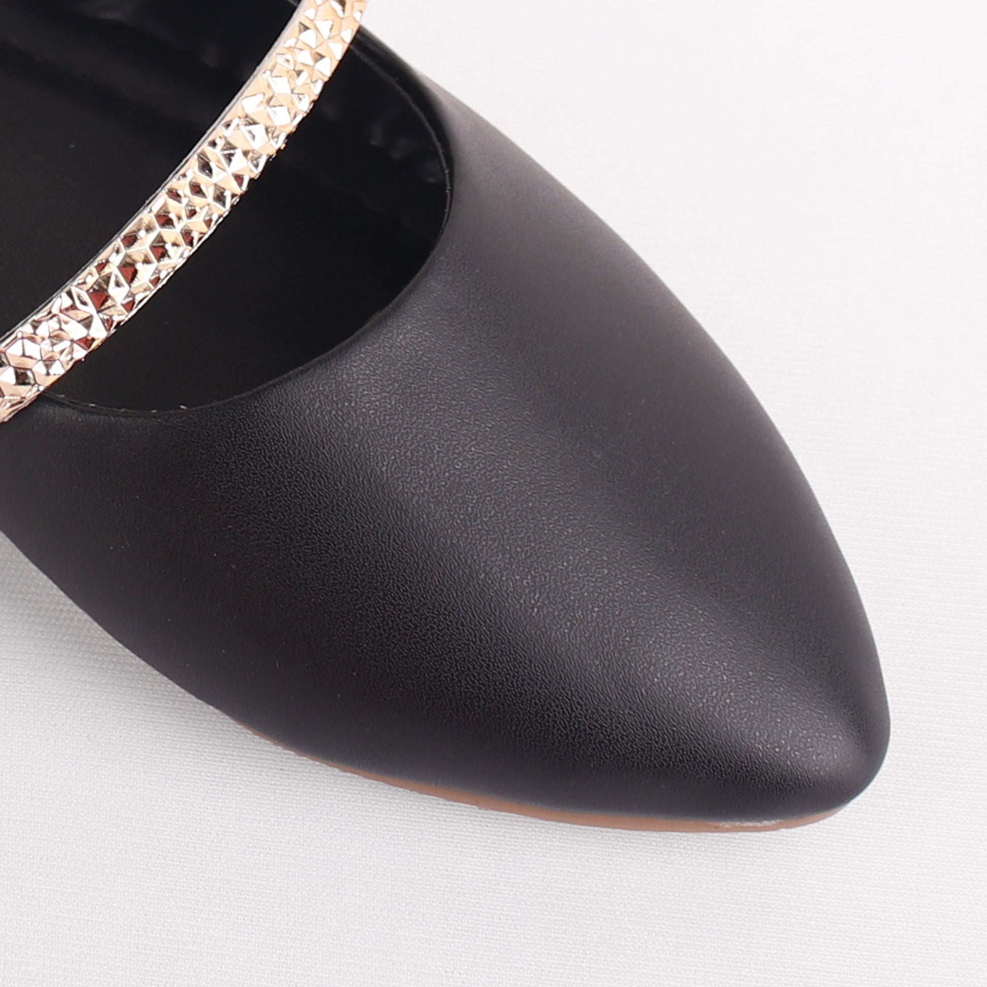 Foot Wear,The Ornamented string Black Belly - Cippele Multi Store