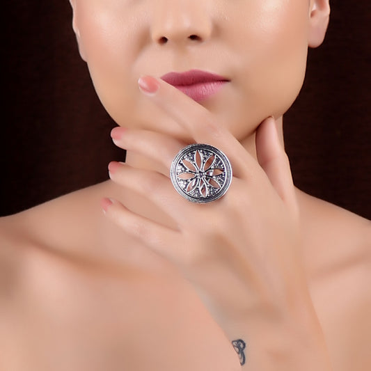 Ring,The see through Flower Ring - Cippele Multi Store