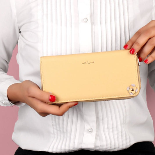 The Exquisite Signature Wallet in Pale Tone