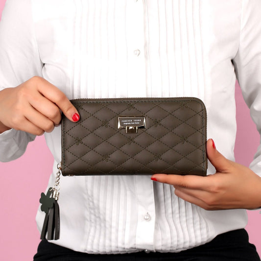 The Boxy inverted Clamped wallet with Tassels in Green