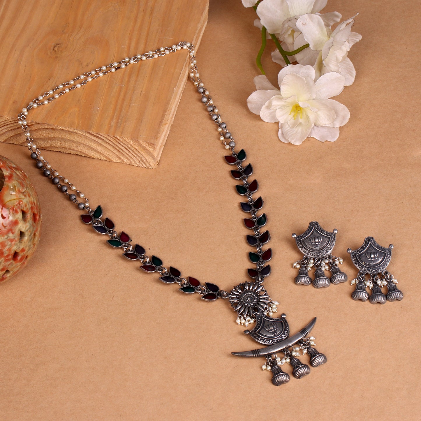 The Aspen Leafy Meenakari Necklace Set