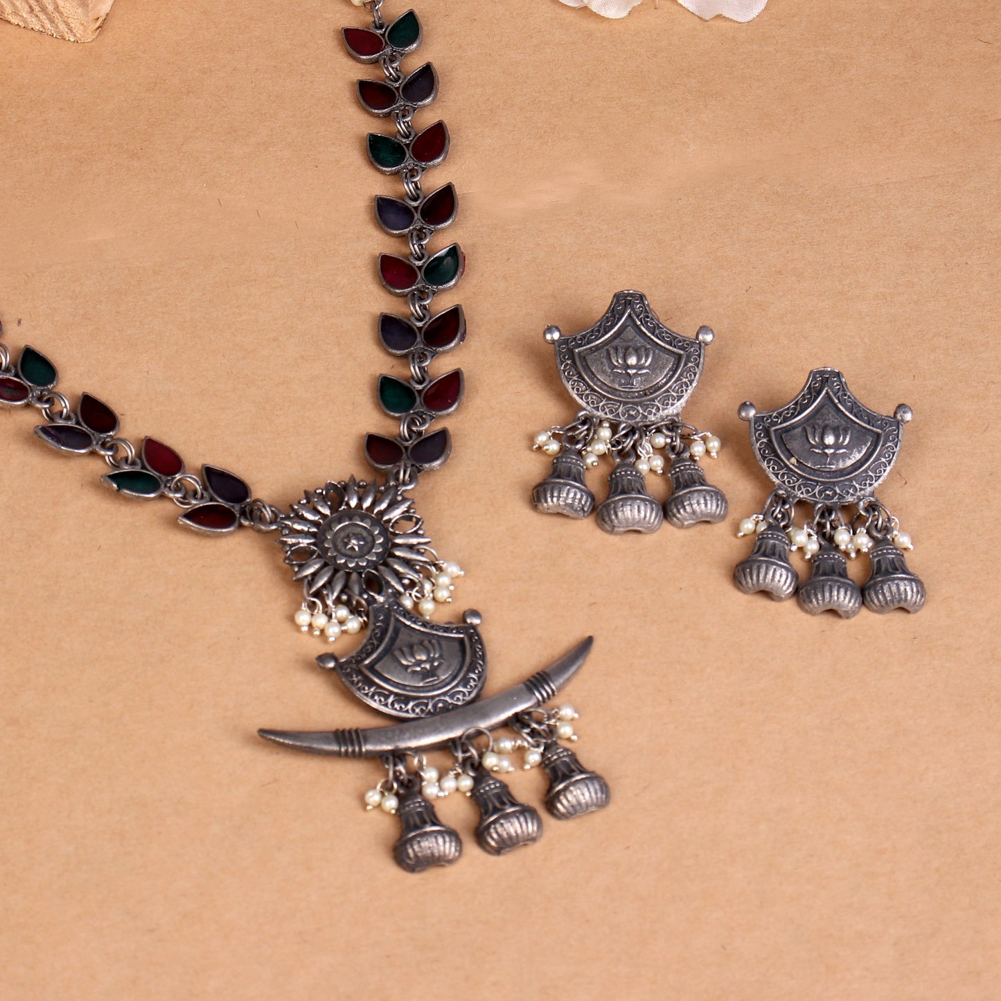 The Aspen Leafy Meenakari Necklace Set
