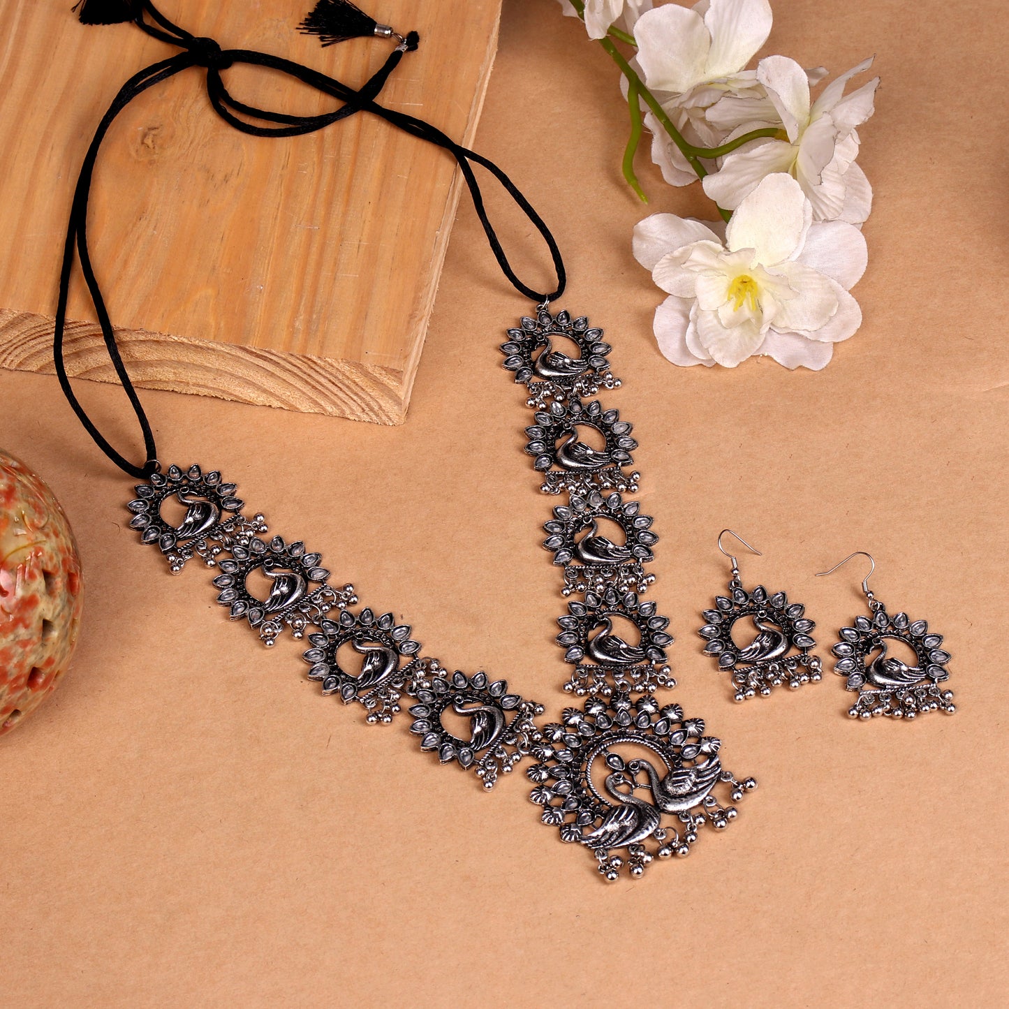 The Swan Flock Necklace Set