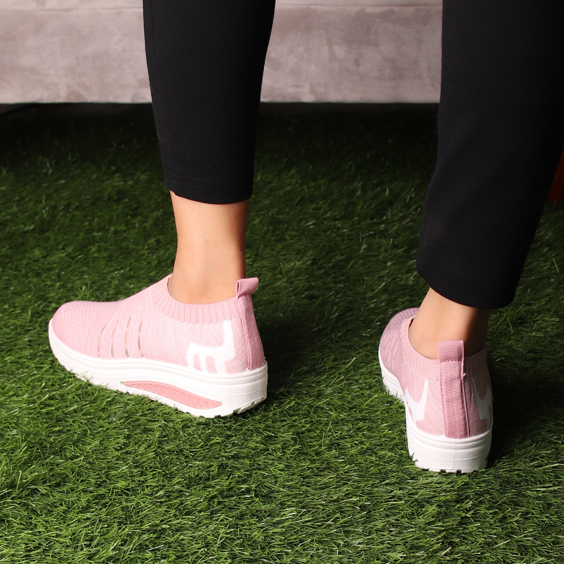 Foot Wear,The Cheerful Intimate Gliders in Pink - Cippele Multi Store