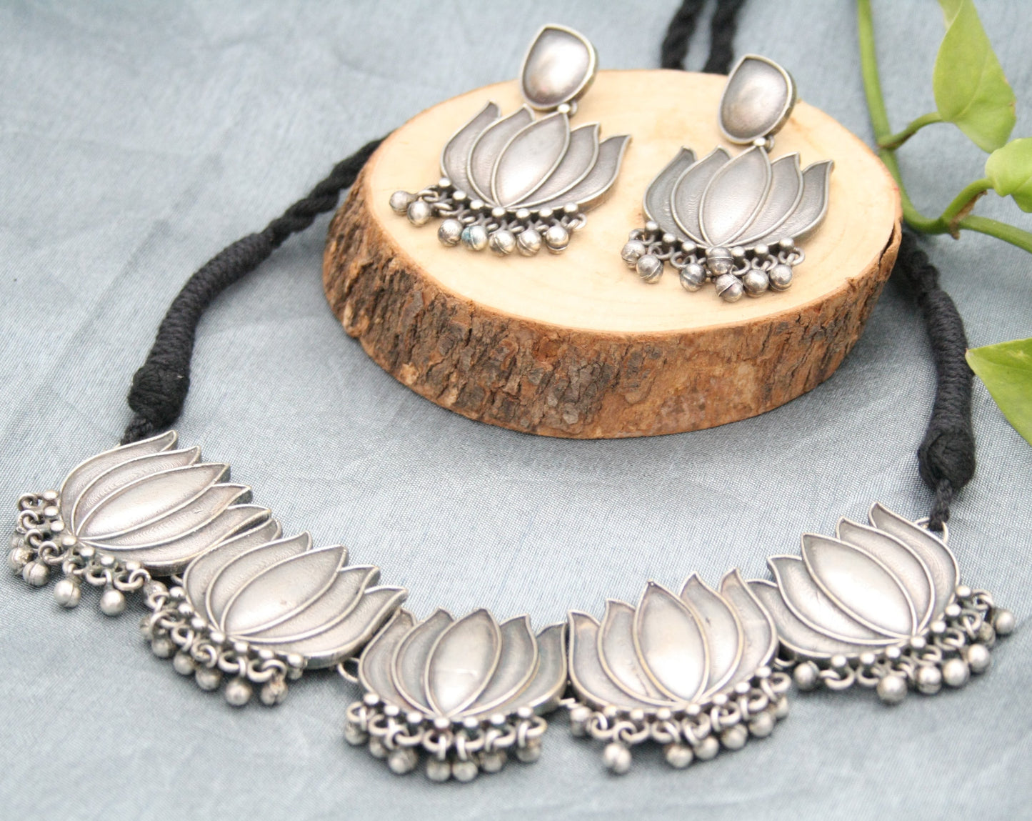 The Silver Lotus Choker Set