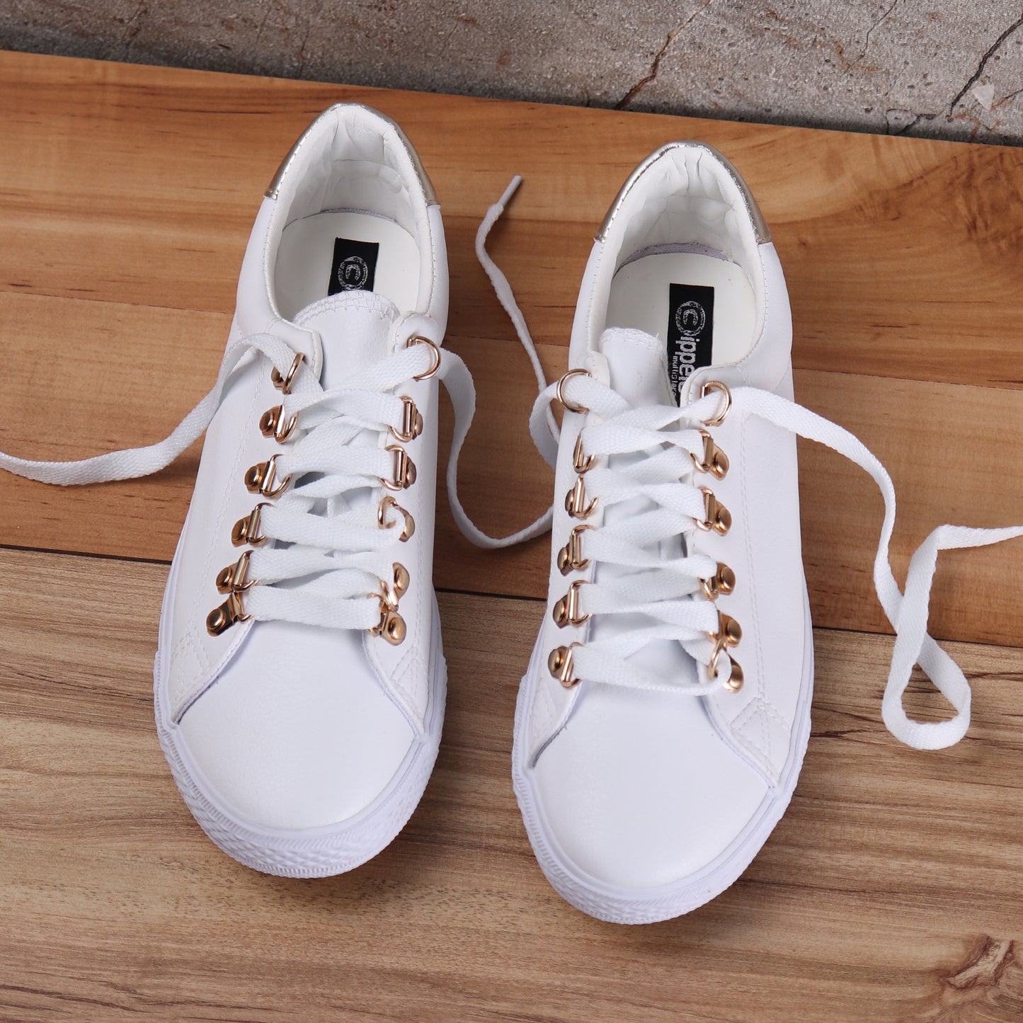 Foot Wear,White Sneaker with Golden Accents - Cippele Multi Store